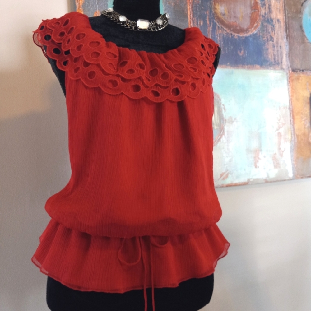 Robbi & Nikki Red On or Off Shoulder Top Size XS